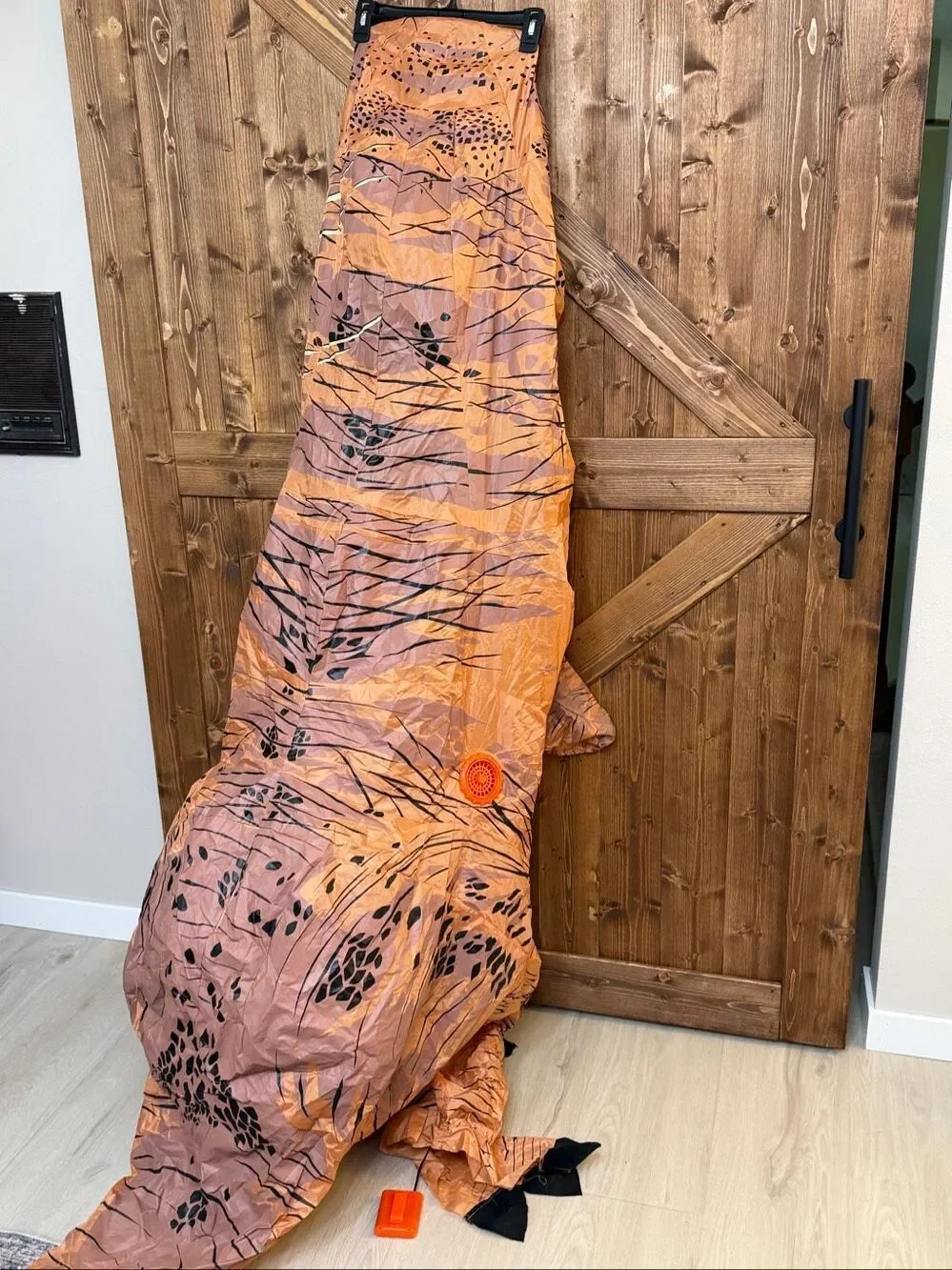 Jurassic World Inflatable T-Rex Dinosaur Costume Adult Standard Rubie’s (9164)